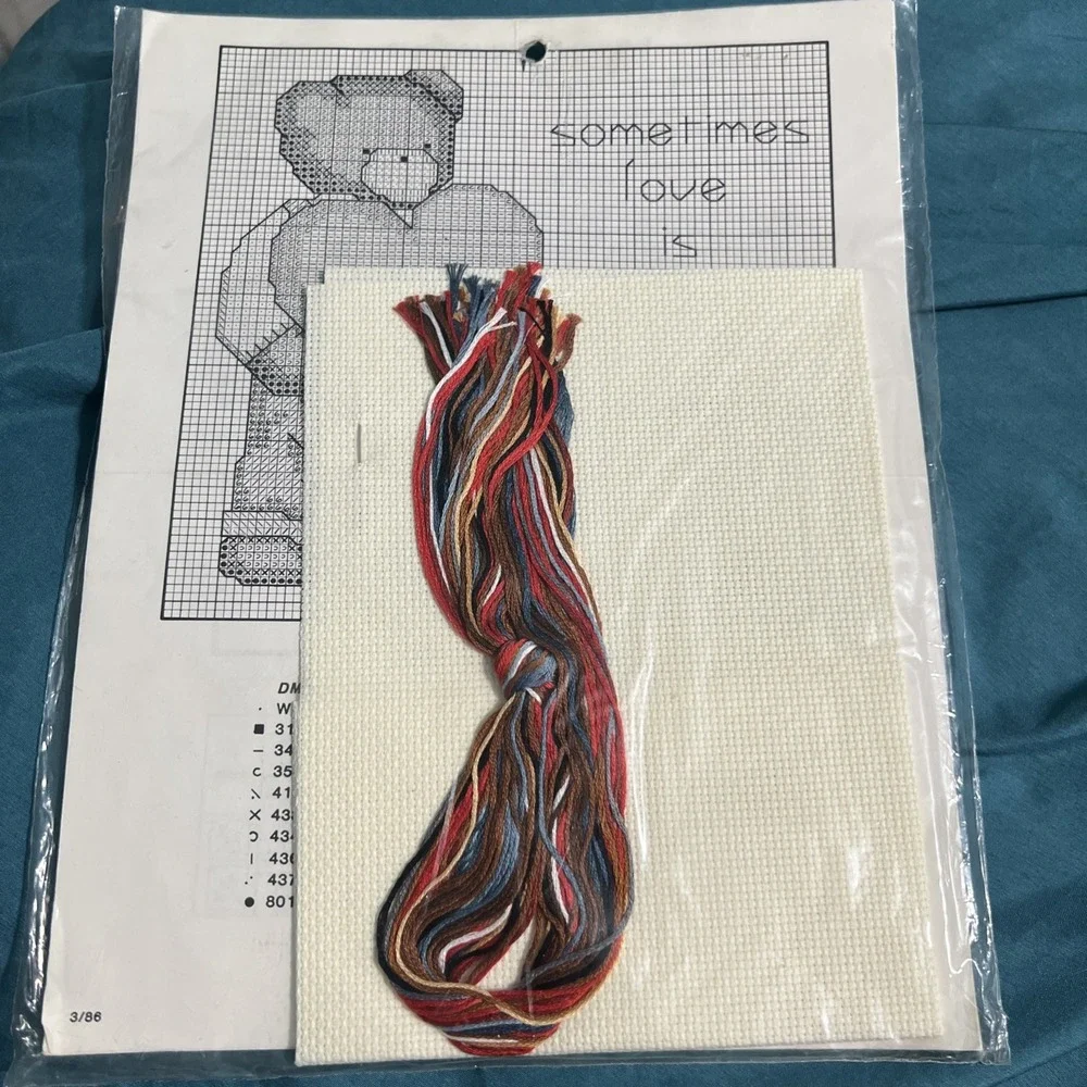 Dale Burdett Country Cross Stitch Kit‎ Teddy Bear Heart 6.5x6.25 NIP 1986 CK296